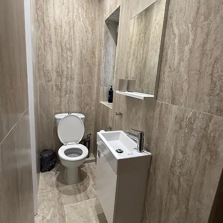 Redentur Apartments, 1 Safi