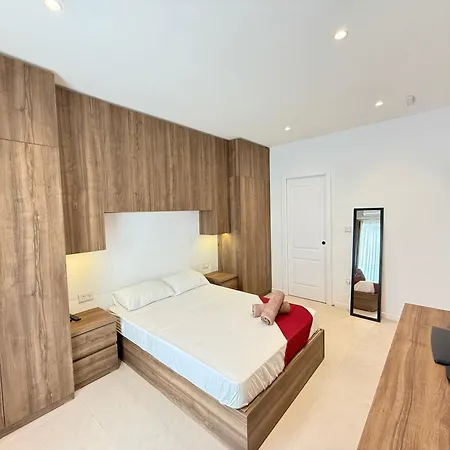 Redentur Apartments, 1 Apartman Safi